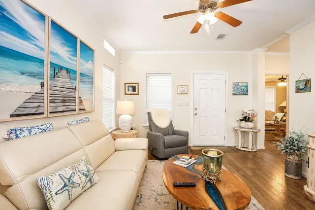 Residence photo 11