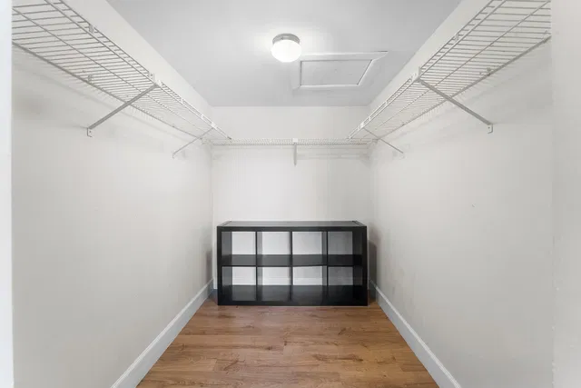  Unit V6-301 photo 17
