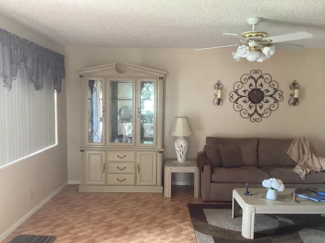  Unit 208 photo 6