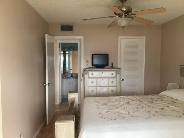  Unit 208 photo 11