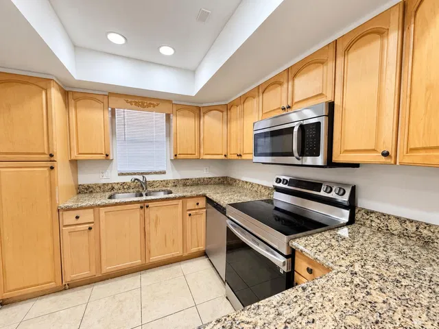 Unit 107 photo 12