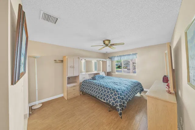 Residence photo 4