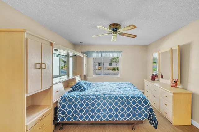 Residence photo 5