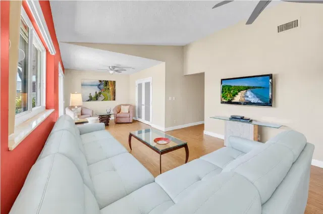 Residence photo 9