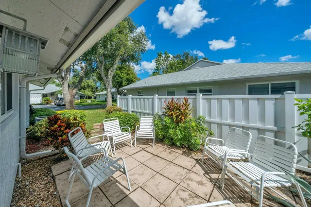 Residence photo 14