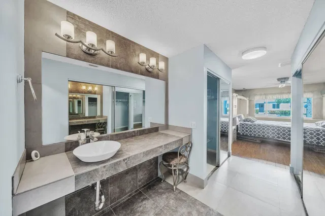Residence photo 20