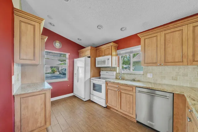 Residence photo 26