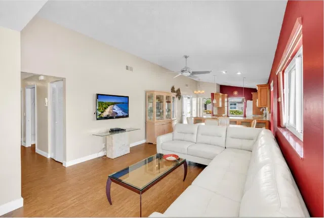Residence photo 31