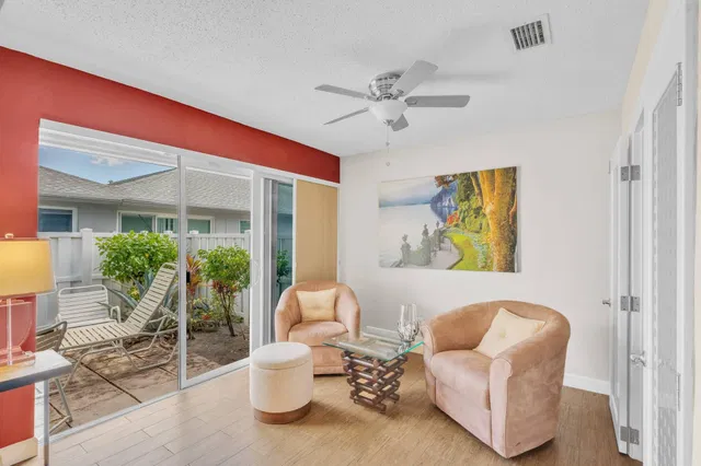 Residence photo 32