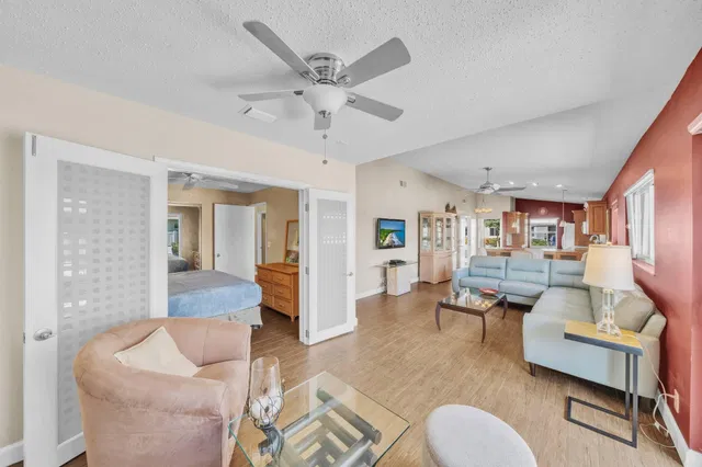 Residence photo 33