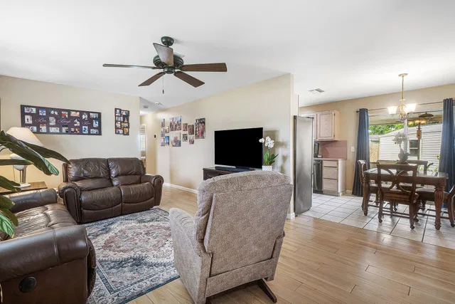 Residence photo 6
