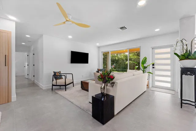 Residence photo 16