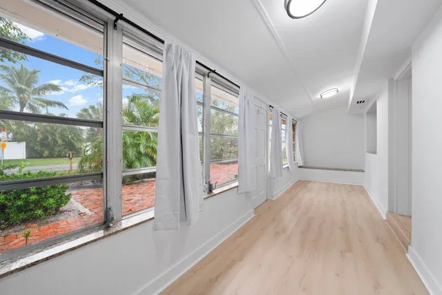 Residence photo 6