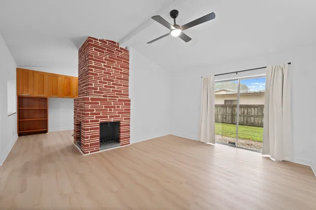 Residence photo 8