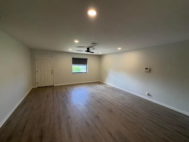 Residence photo 2