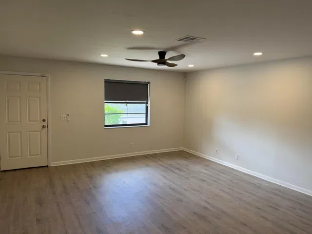Residence photo 18