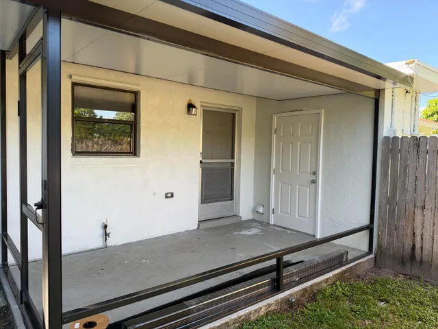 Residence photo 20
