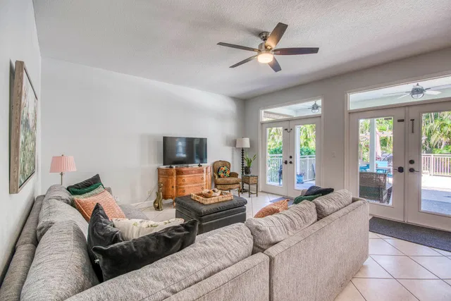 Residence photo 19