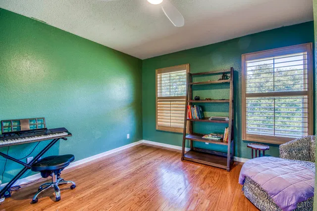 Residence photo 26