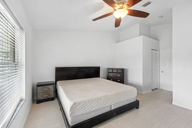 Residence photo 4