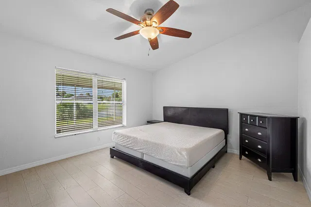 Residence photo 5