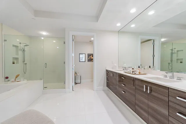 Azure Palm Beach Gardens Unit 202 photo 15