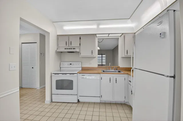 Residence photo 3