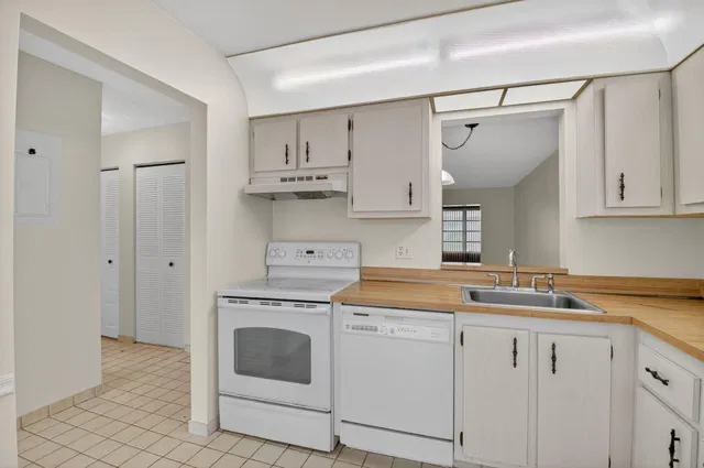 Residence photo 5