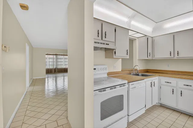 Residence photo 8