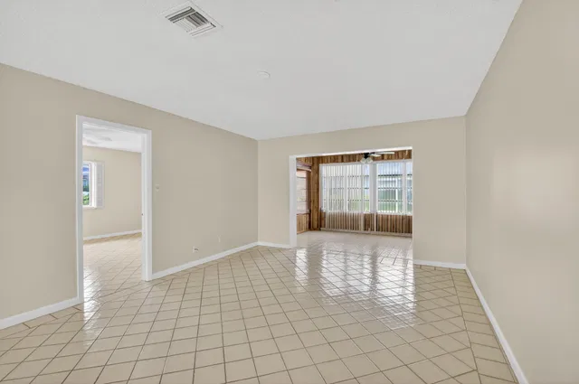 Residence photo 11