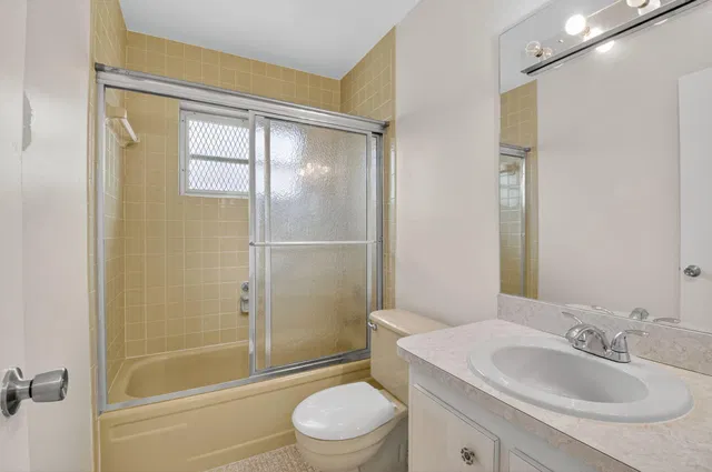 Residence photo 16