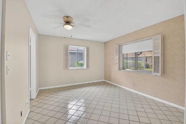 Residence photo 17