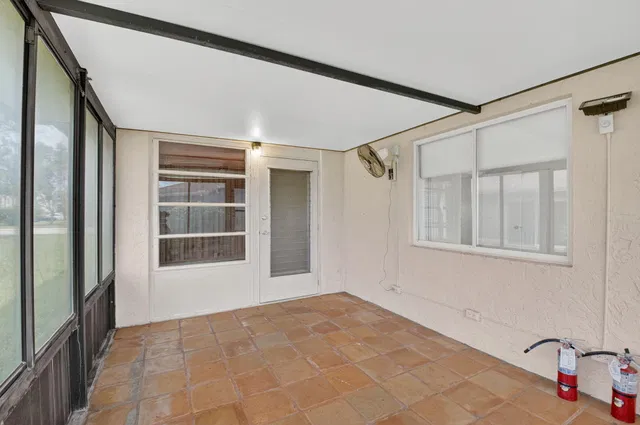 Residence photo 24