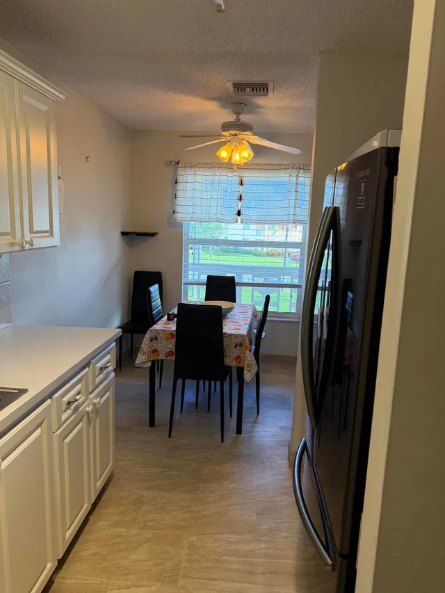 Unit 203 photo 5
