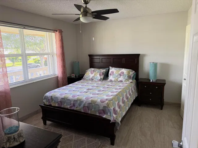 Unit 203 photo 8