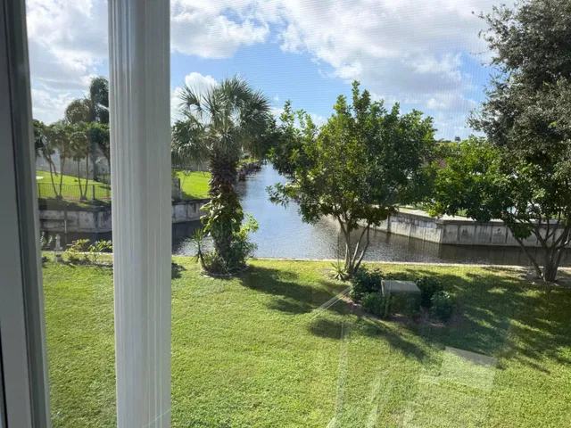 Unit 203 photo 14