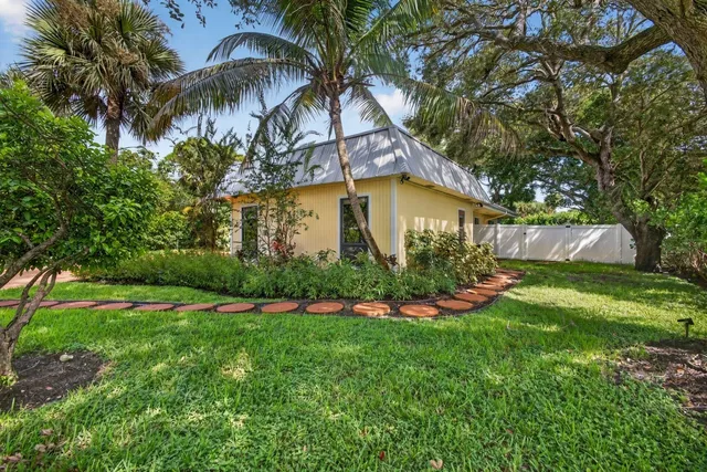  Residence photo 4