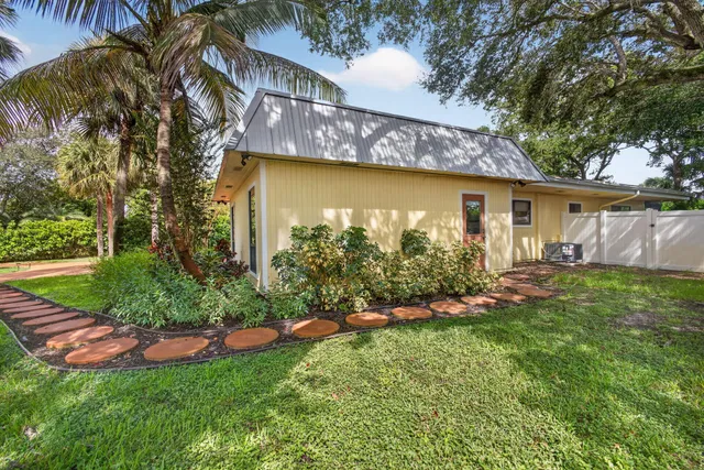  Residence photo 5