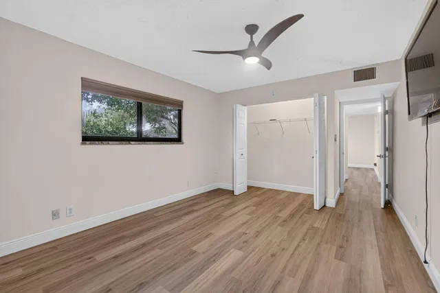  Residence photo 24