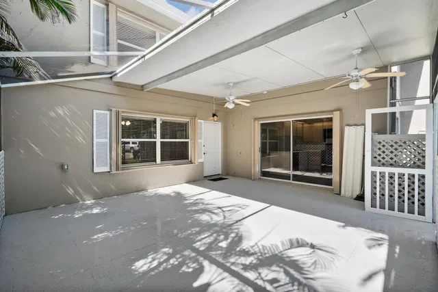  Residence photo 6