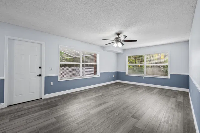  Residence photo 9