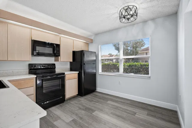  Residence photo 15