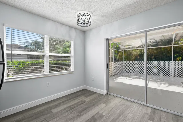  Residence photo 18