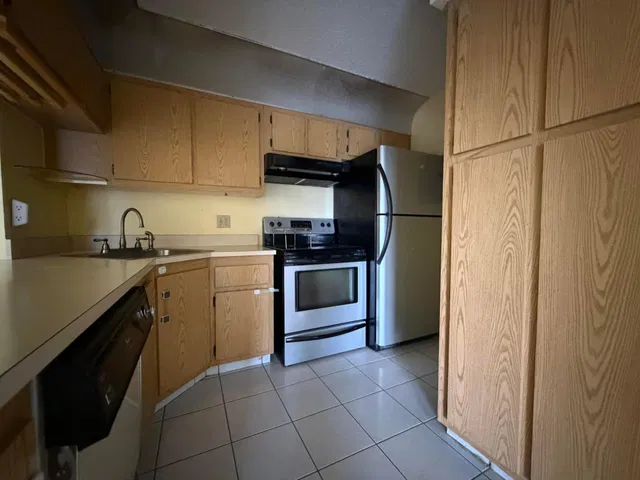  Unit H3 photo 6