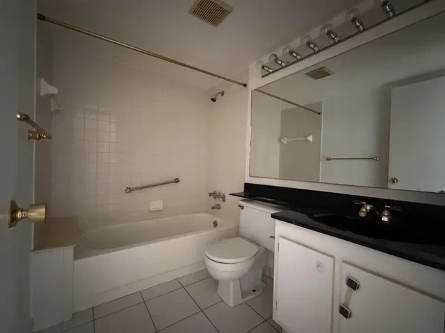  Unit H3 photo 14