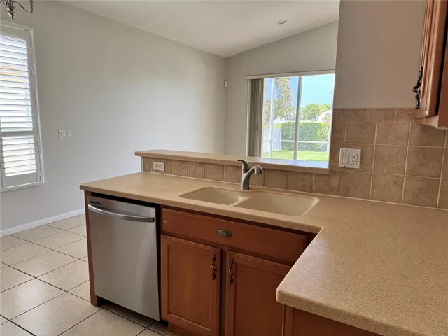 Residence photo 11