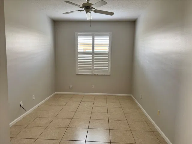 Residence photo 16