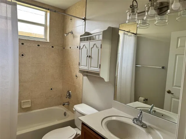 Residence photo 18