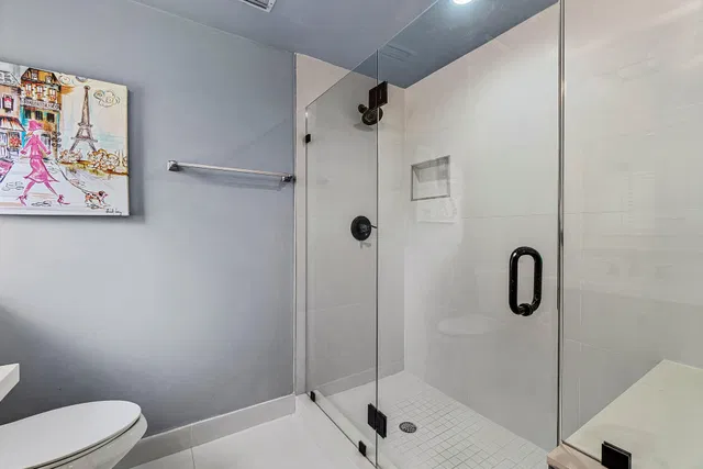 Unit 402 photo 19
