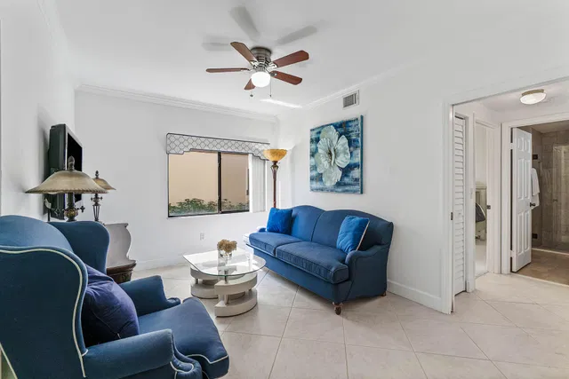 Unit 402 photo 21